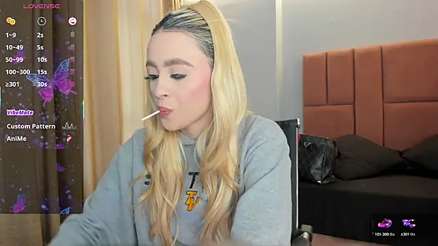 miacarperr1 online show from April 10, 9:10 pm