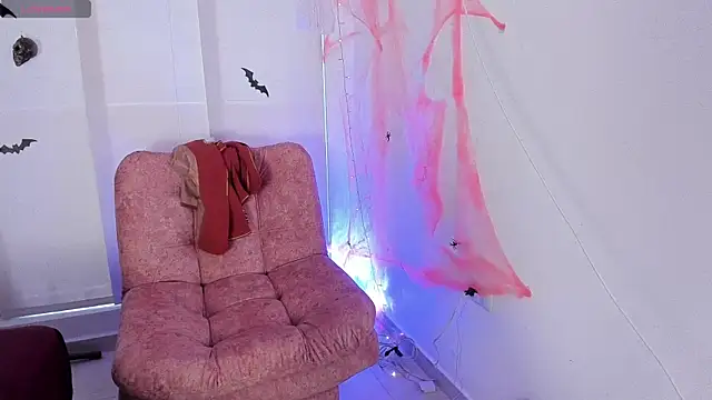 AndreaVelasco online show from October 17, 5:27 pm