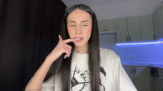 Kim Oberlin  online show from March 19, 4:22 pm