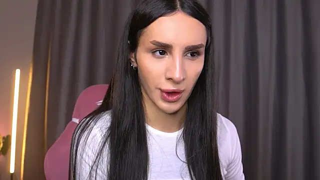 Kim Oberlin  online show from November 9, 4:03 pm