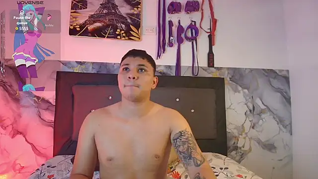 couple lovelyds online show from March 20, 9:30 pm