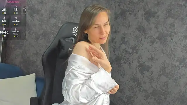 Lillian White online show from September 29, 12:38 am