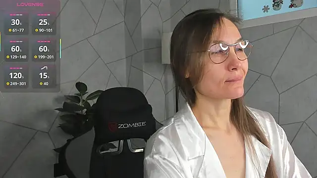 Lillian White online show from November 14, 11:38 pm