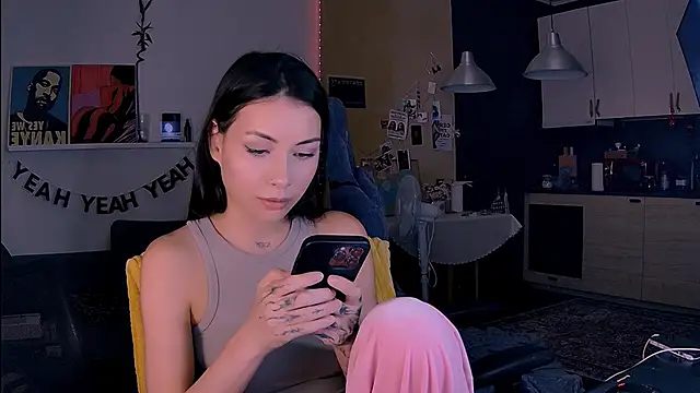 KatiKate online show from February 10, 4:10 pm