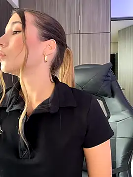 SophieRaily  online show from September 8, 7:57 pm