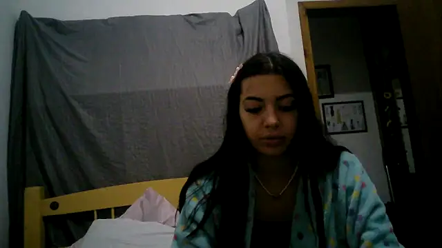 isabella048 online show from September 22, 8:07 pm