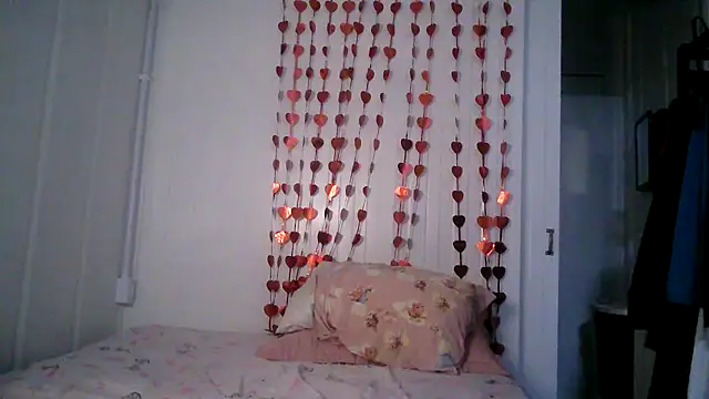 isabella048 online show from September 19, 12:20 am