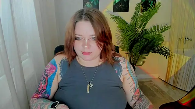 MoonLghte online show from April 17, 11:34 am