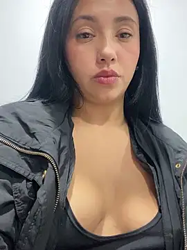 sweet kitty0110 online show from April 5, 2:21 am