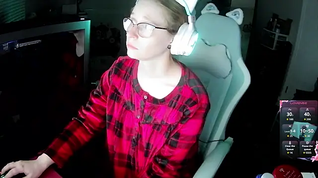 LilyFoxxx online show from December 5, 6:13 am