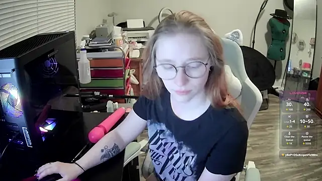 LilyFoxxx online show from March 4, 6:09 am