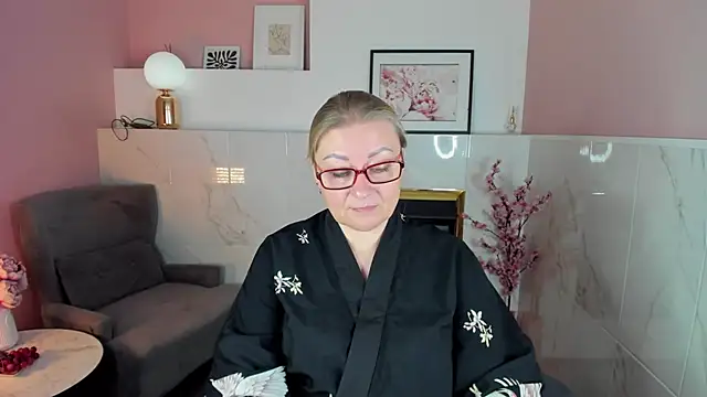 AlexandraKind online show from October 5, 1:49 pm