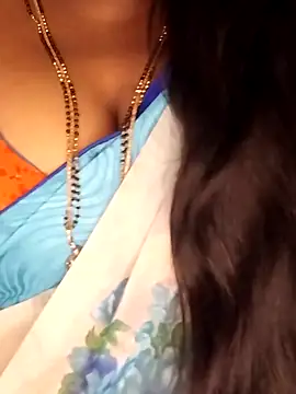 Sexy Radhikaa online show from December 17, 7:07 pm