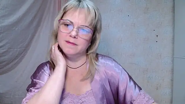 sweetsunset11 online show from January 9, 3:22 am