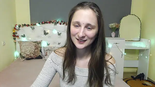 MichelLeee online show from March 5, 12:45 pm