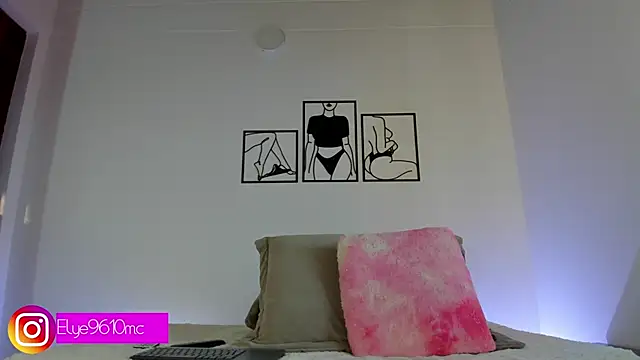 ellie mcdonald online show from October 6, 10:14 pm