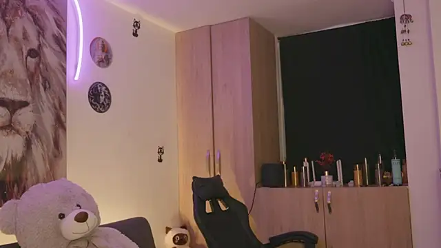 Maryann jones online show from April 6, 1:23 pm