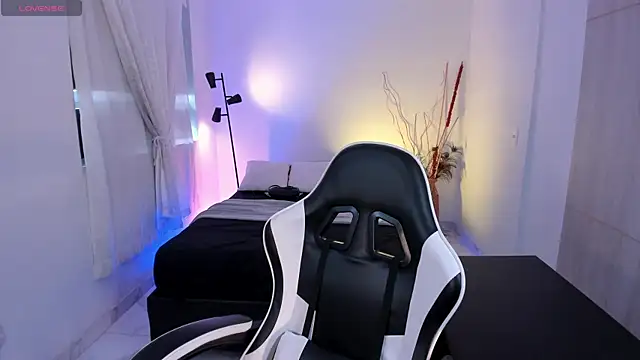 AnabelWolf online show from September 8, 4:39 pm