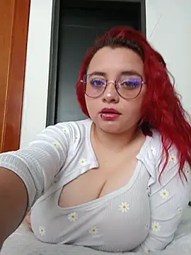 CURVY-HORNY online show from December 2, 6:10 pm