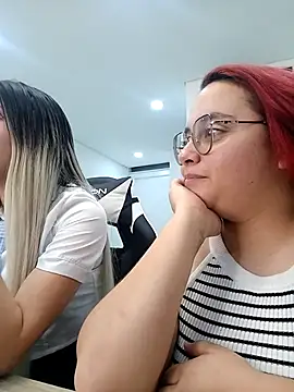 CURVY-HORNY online show from November 8, 3:11 am