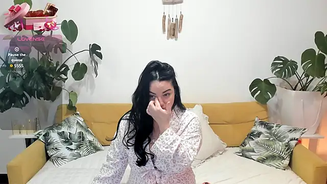 Amie Hill online show from February 14, 11:45 am