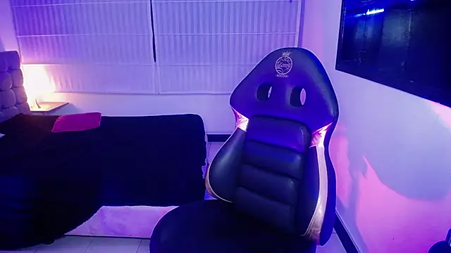 Lili Gomez  online show from January 9, 12:20 pm