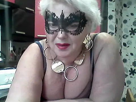 Lisa Suzie online show from February 6, 1:03 pm