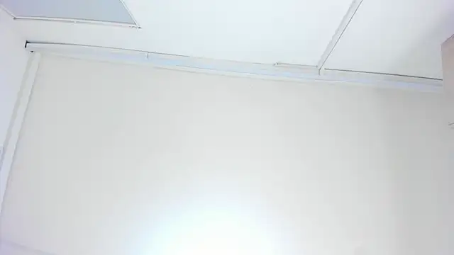 aggy castel online show from April 5, 1:32 pm