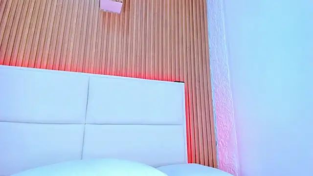 aggy castel online show from January 31, 7:11 pm