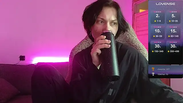 esajukyy online show from January 11, 3:50 pm