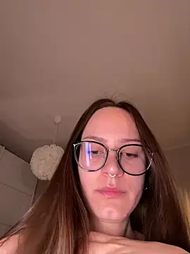 Lilly Soulmate online show from March 16, 4:15 am