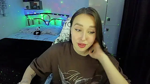 LinaTruly online show from November 6, 8:37 pm