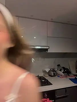 NicoleCut online show from April 1, 11:57 pm