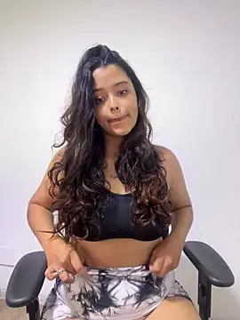 Ariana Pierce online show from May 16, 9:03 pm