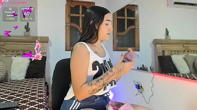 oriana rodriguez online show from April 10, 3:23 am