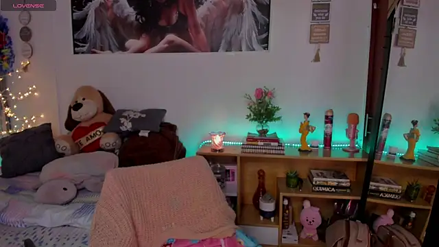 cuteweed420 online show from April 15, 2:12 am