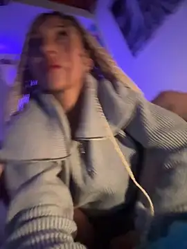 cuteweed420 online show from September 11, 7:53 am