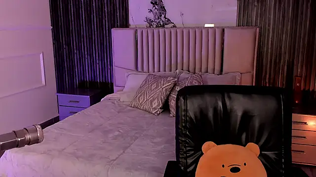 Lillyortiz online show from February 16, 7:47 pm