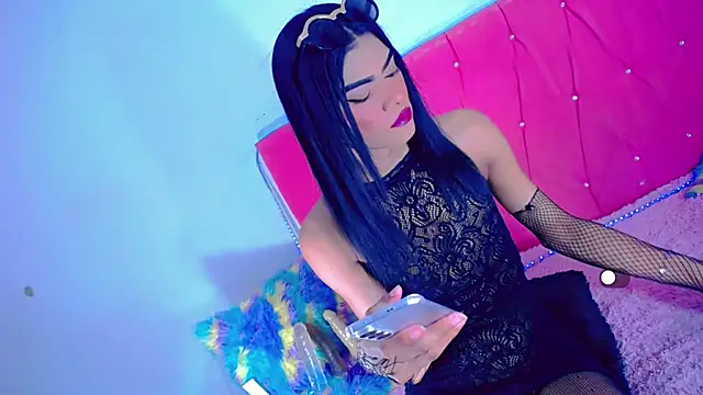 Theylor Rouse online show from October 16, 6:27 am