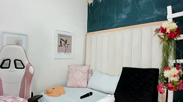 africa holmes online show from September 23, 1:37 am