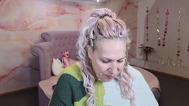 Penelope Pinky online show from October 17, 12:41 pm