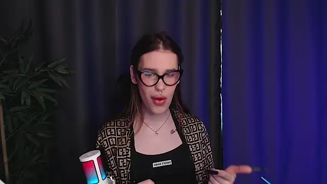 Cassie Bae online show from March 13, 2:40 pm