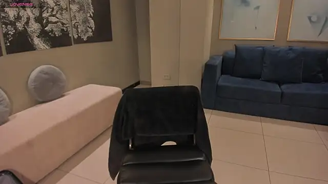 FernandaX1 online show from September 18, 11:20 am