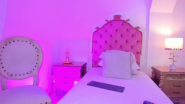 rebeca watsson online show from November 4, 11:26 am