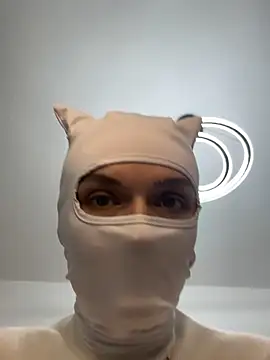 Nikki Hoee online show from December 4, 9:59 pm