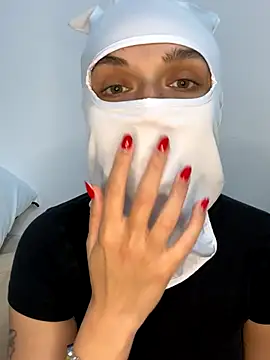 Nikki Hoee online show from October 20, 4:10 pm