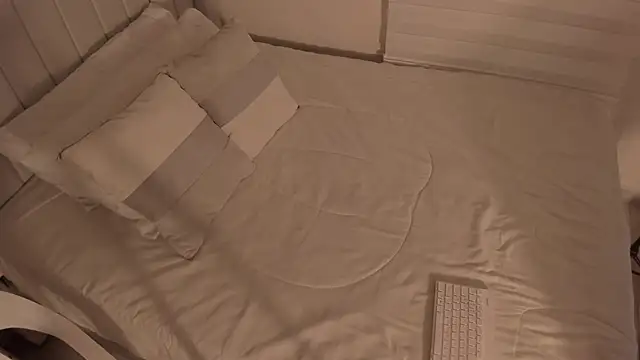  dakota a online show from September 26, 5:32 pm