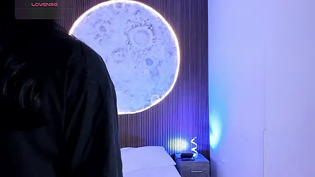 RoseCassie online show from February 1, 2:05 pm