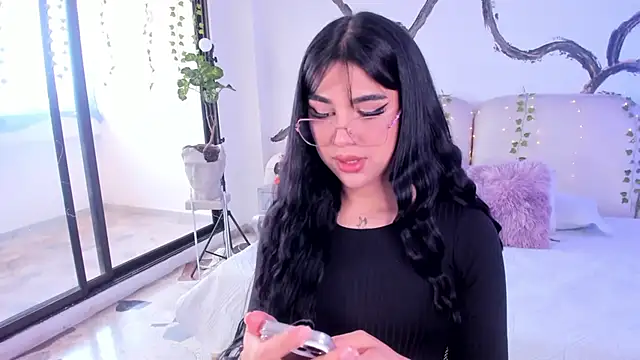 RoseCassie online show from October 30, 2:07 pm