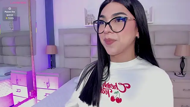 RoseCassie online show from October 10, 2:00 pm